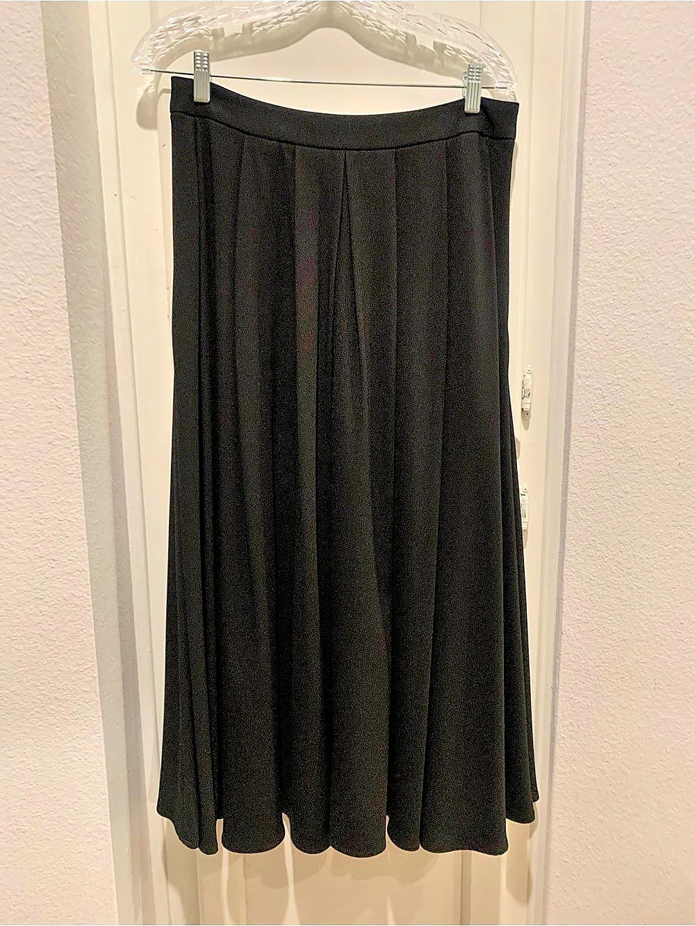 judith & charles Black Pleated Maxi Skirt Size 8 Like New